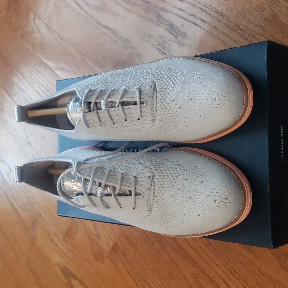 Cole Haan Original Grand womens shoes in excellent condition size 7.5 grey/peach